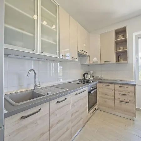 Apartament Nikica Postira