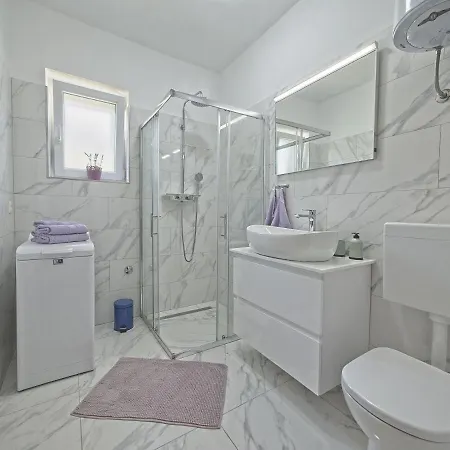 Apartament Nikica Postira