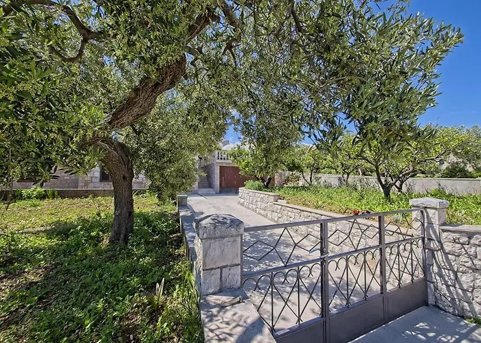 Nikica Apartment Postira