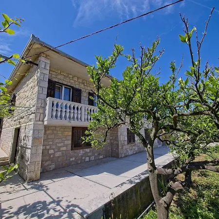 Nikica Apartmán Postira