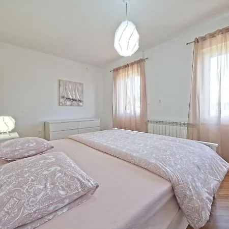 Nikica Apartmán Postira