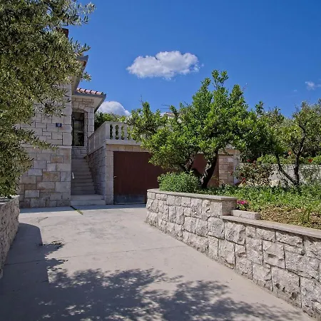 Nikica Appartement *