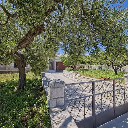 Nikica Appartement Postira